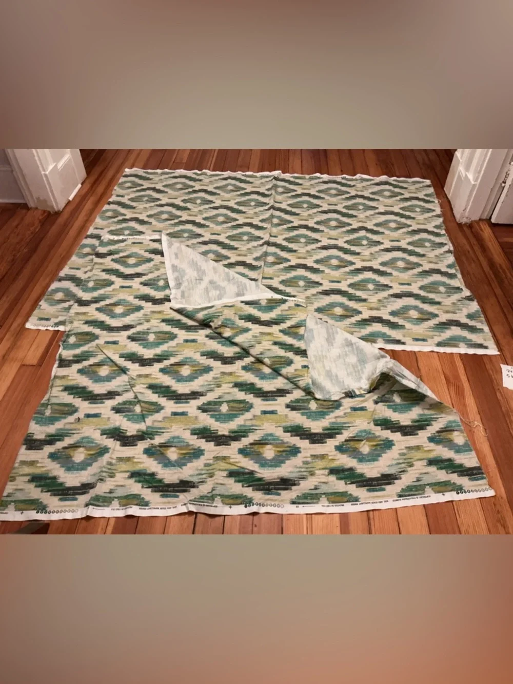 NWOT P/Kaufmann Sparta Parrot Fabric
